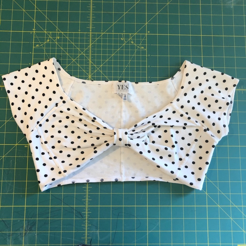 YES clothing co. 90s vintage polka-dot crop top